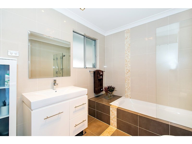 5 Binalong Avenue, Georges Hall NSW 2198