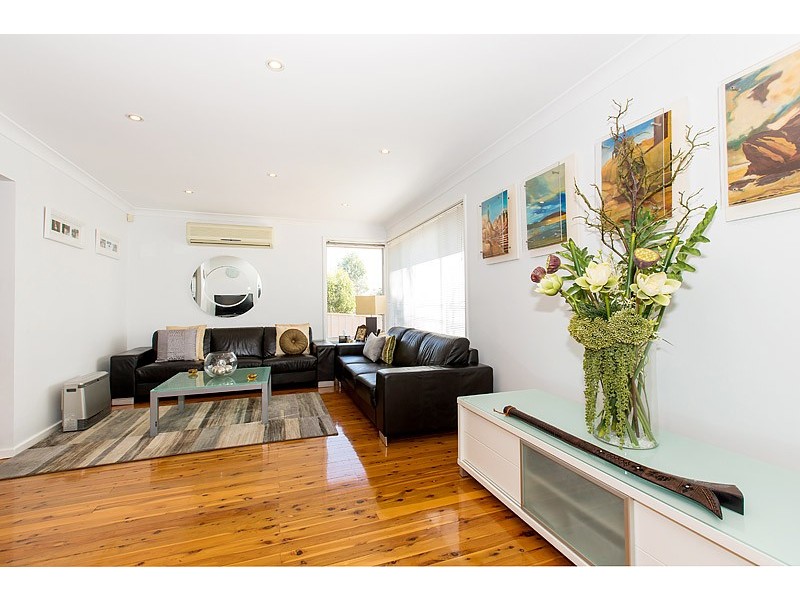 5 Binalong Avenue, Georges Hall NSW 2198