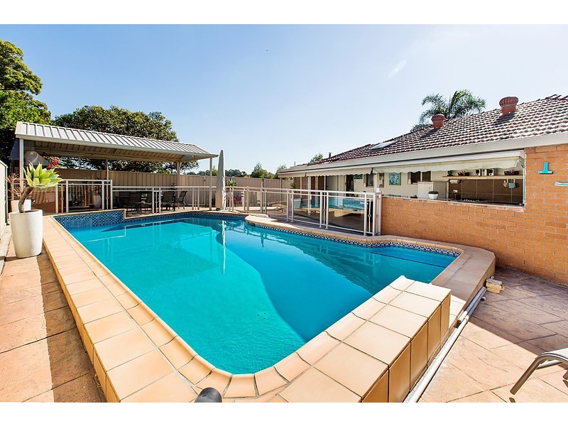 5 Binalong Avenue, Georges Hall NSW 2198