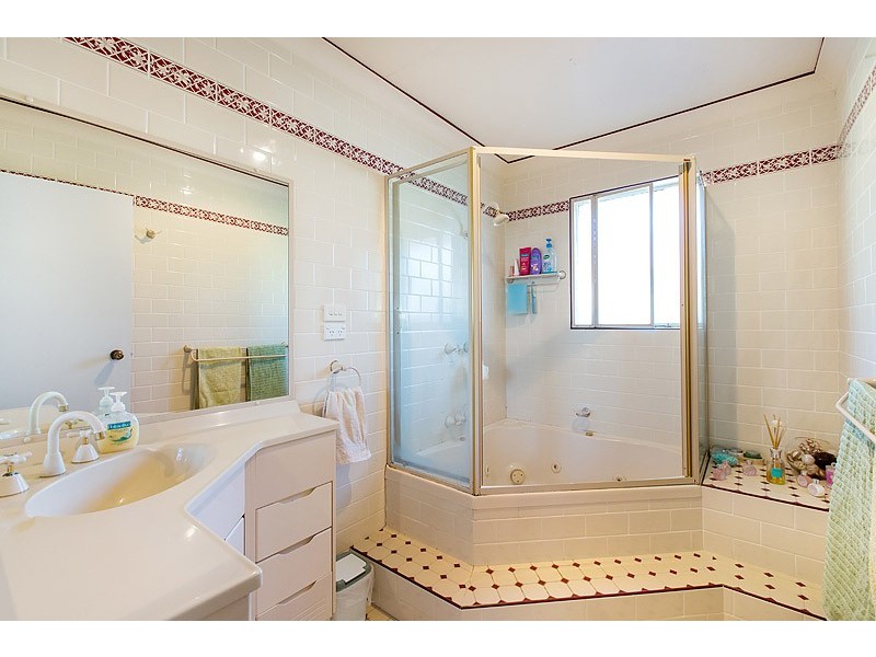 38 Oak Drive, Georges Hall NSW 2198