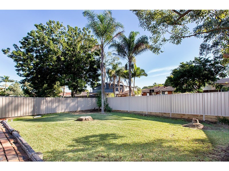 38 Oak Drive, Georges Hall NSW 2198