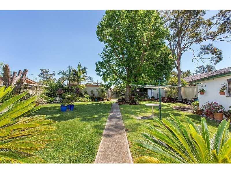 30 Haig Avenue, Georges Hall NSW 2198