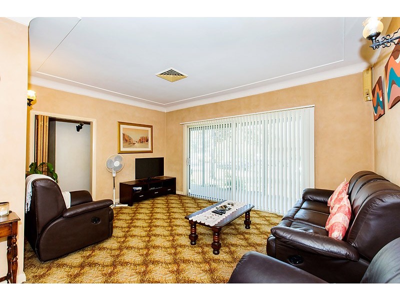 30 Haig Avenue, Georges Hall NSW 2198