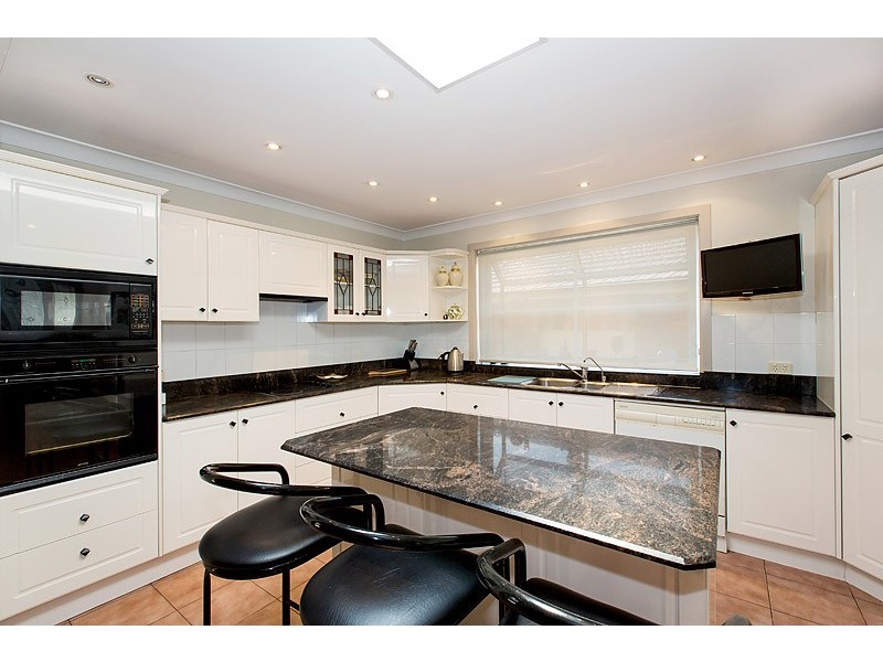 2 Josephine Crescent, Georges Hall NSW 2198