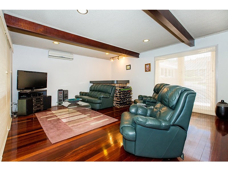 2 Josephine Crescent, Georges Hall NSW 2198