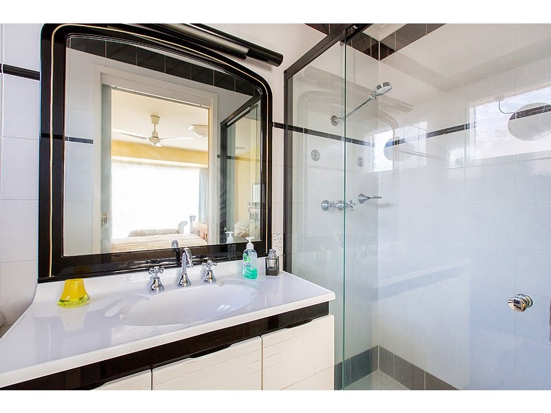 2 Josephine Crescent, Georges Hall NSW 2198