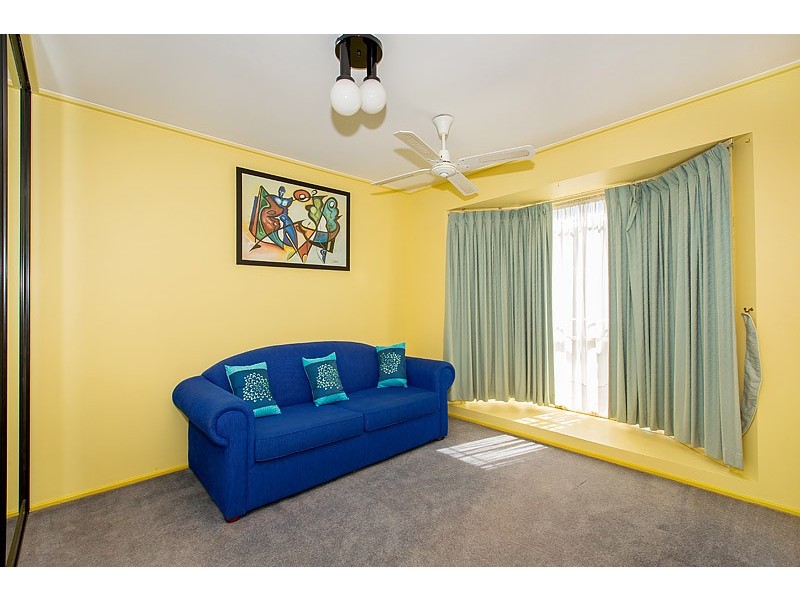 2 Josephine Crescent, Georges Hall NSW 2198