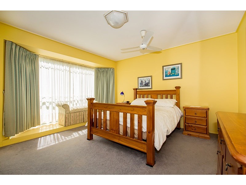 2 Josephine Crescent, Georges Hall NSW 2198