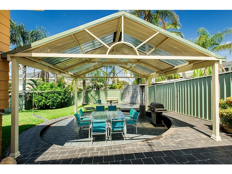 2 Josephine Crescent, Georges Hall NSW 2198