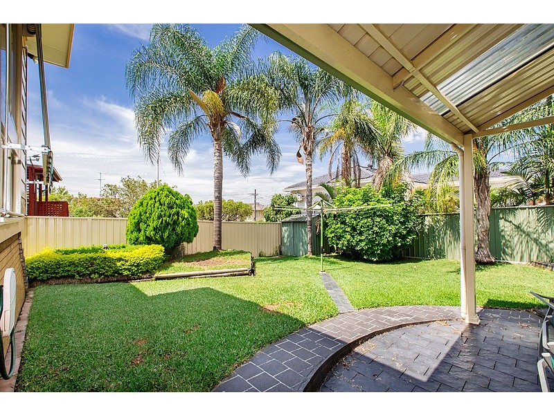 2 Josephine Crescent, Georges Hall NSW 2198