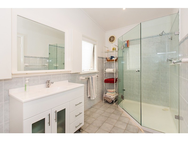 16 Sevenoaks Crescent, Bass Hill NSW 2197