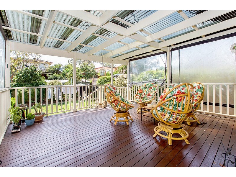 16 Sevenoaks Crescent, Bass Hill NSW 2197