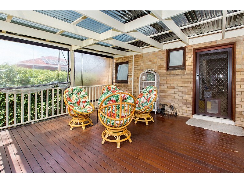 16 Sevenoaks Crescent, Bass Hill NSW 2197