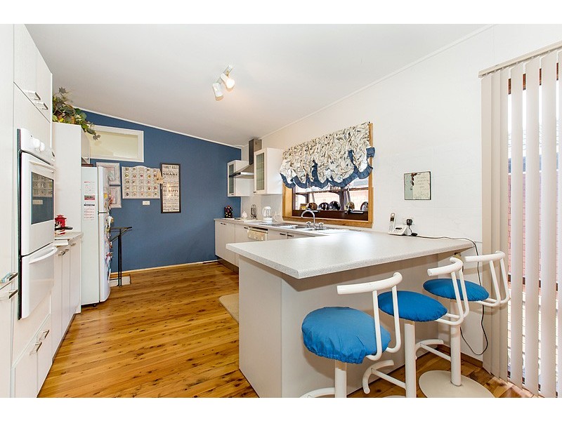 16 Sevenoaks Crescent, Bass Hill NSW 2197