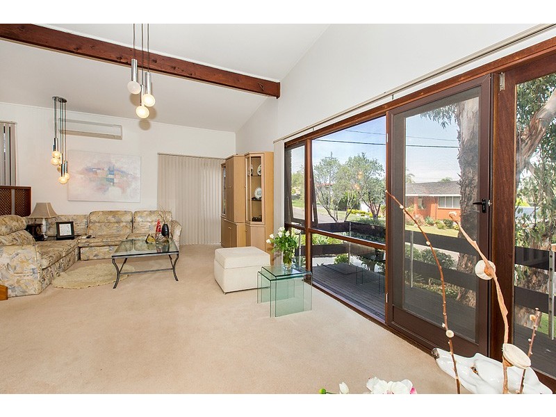 16 Sevenoaks Crescent, Bass Hill NSW 2197