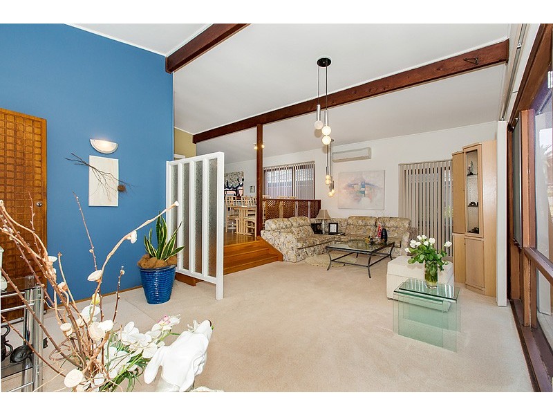 16 Sevenoaks Crescent, Bass Hill NSW 2197