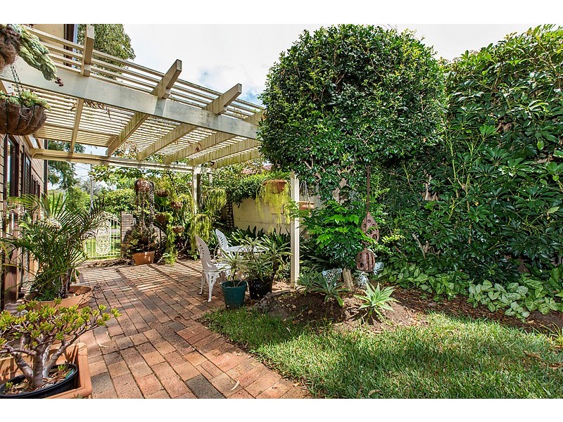 16 Sevenoaks Crescent, Bass Hill NSW 2197