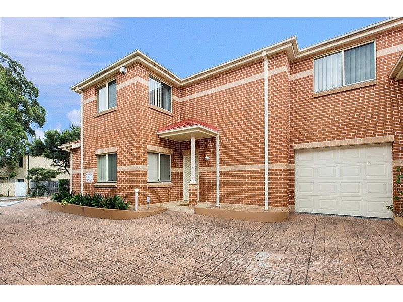 4/14 Hishion Place, Georges Hall NSW 2198