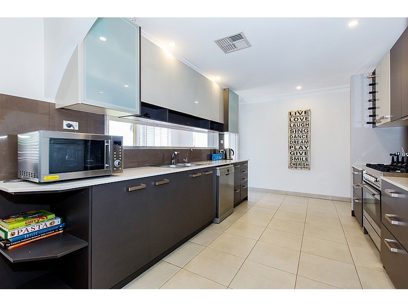 21 Sevenoaks Crescent, Bass Hill NSW 2197