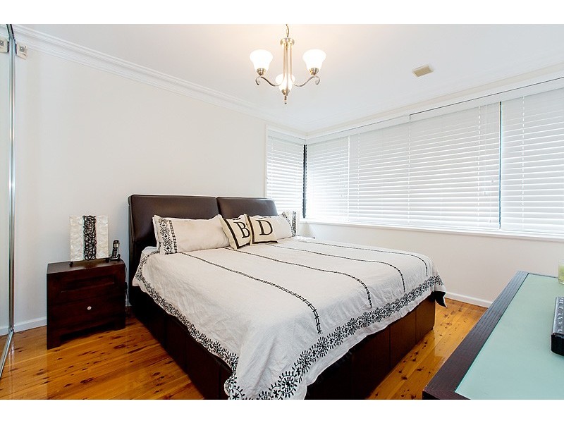 21 Sevenoaks Crescent, Bass Hill NSW 2197