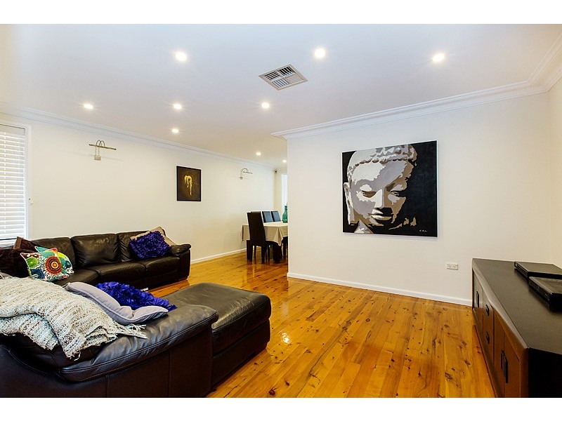 21 Sevenoaks Crescent, Bass Hill NSW 2197