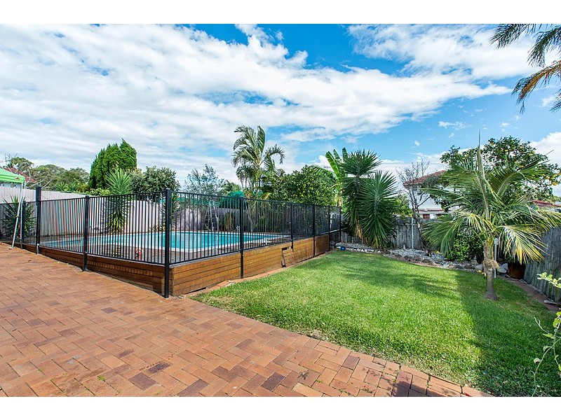 21 Sevenoaks Crescent, Bass Hill NSW 2197