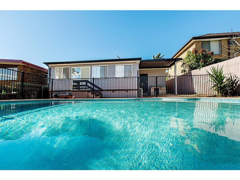 21 Sevenoaks Crescent, Bass Hill NSW 2197