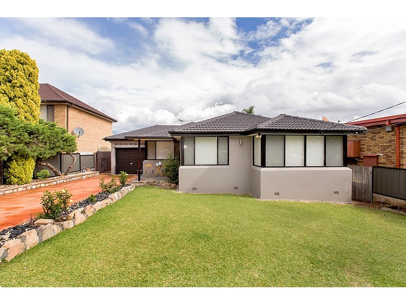 21 Sevenoaks Crescent, Bass Hill NSW 2197