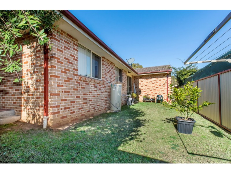 2/125 Brunker Road, Yagoona NSW 2199