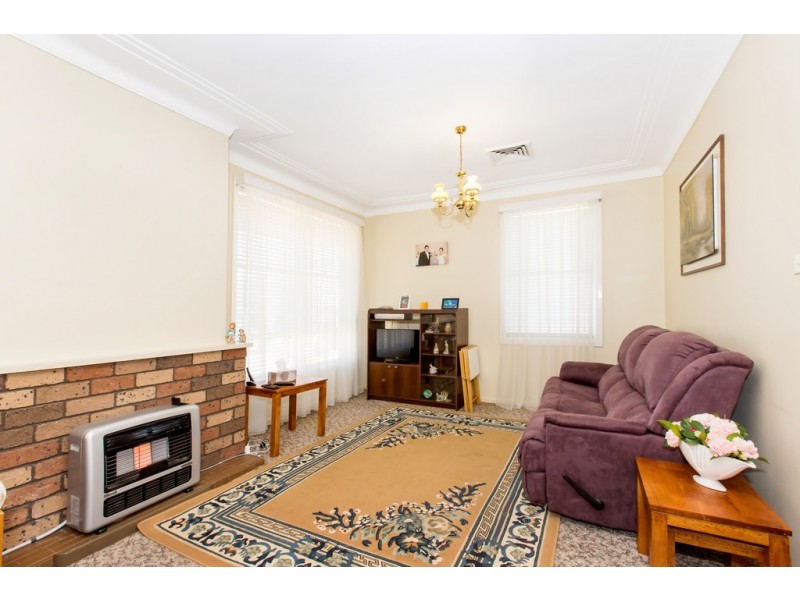 8 Rhonda Street, Revesby NSW 2212