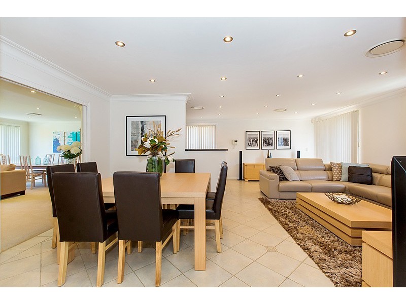 25 Harden Crescent, Georges Hall NSW 2198