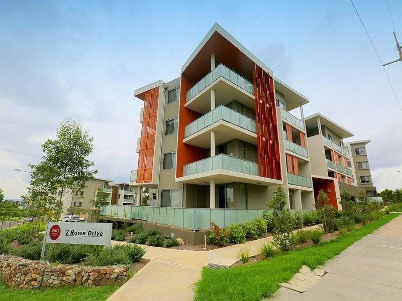 D204/2 Rowe Drive, Potts Hill NSW 2143