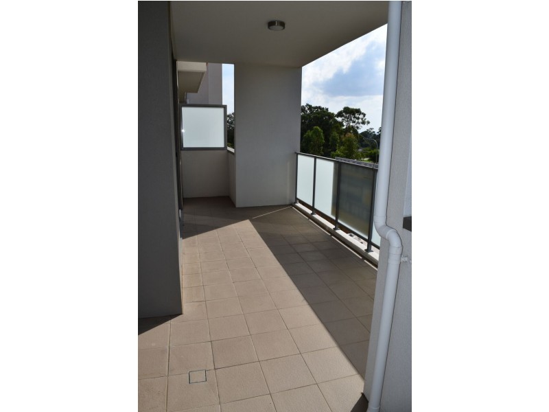 D204/2 Rowe Drive, Potts Hill NSW 2143