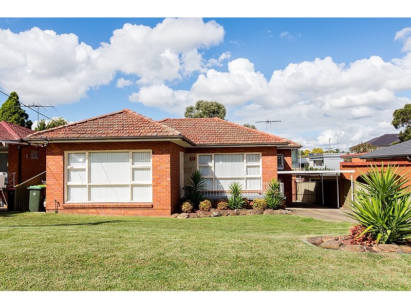 65 Caroline Crescent, Georges Hall NSW 2198
