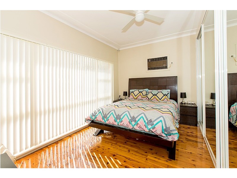 65 Caroline Crescent, Georges Hall NSW 2198