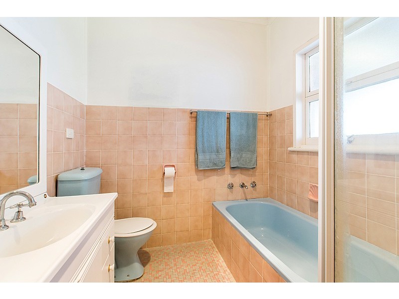 65 Caroline Crescent, Georges Hall NSW 2198