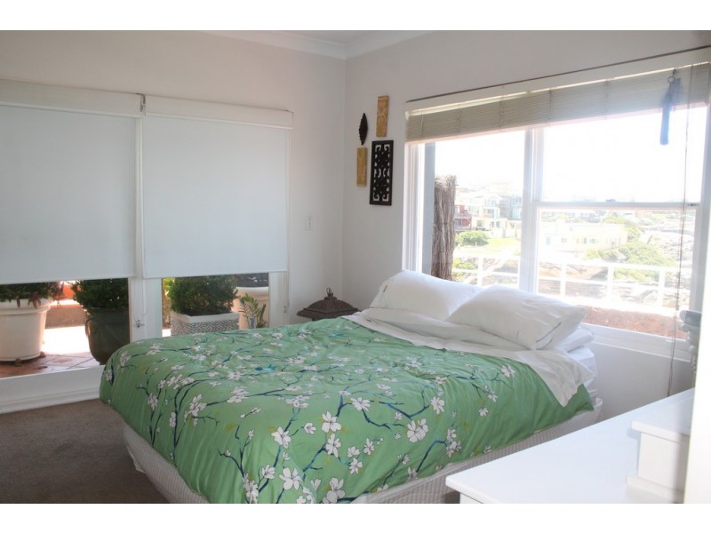 2/33 Thompson Street, Tamarama NSW 2026