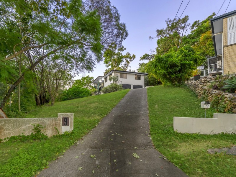 9 Halton Street, Stafford Heights QLD 4053