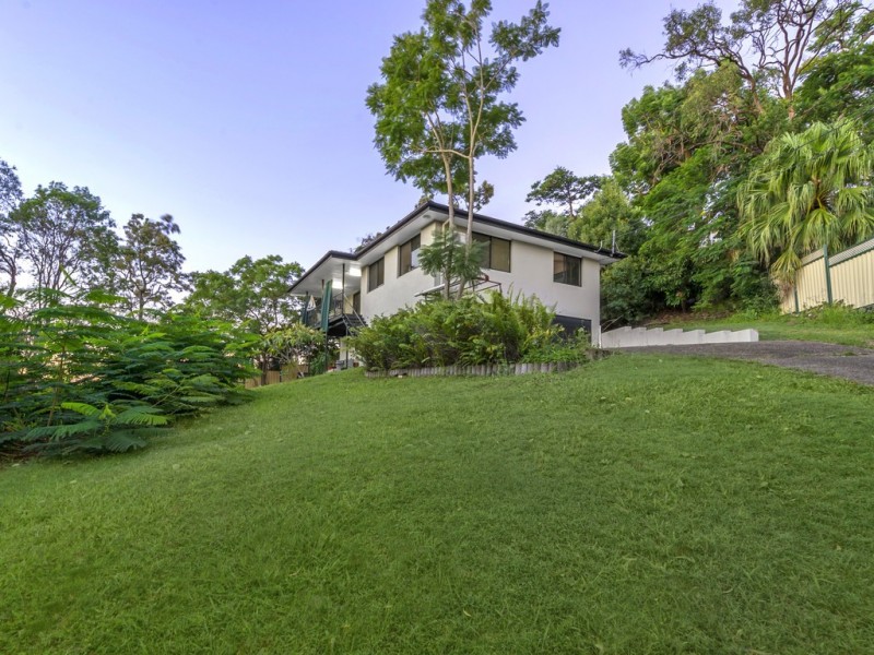 9 Halton Street, Stafford Heights QLD 4053