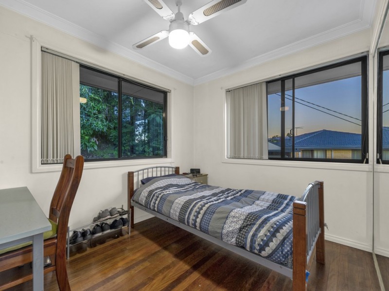 9 Halton Street, Stafford Heights QLD 4053