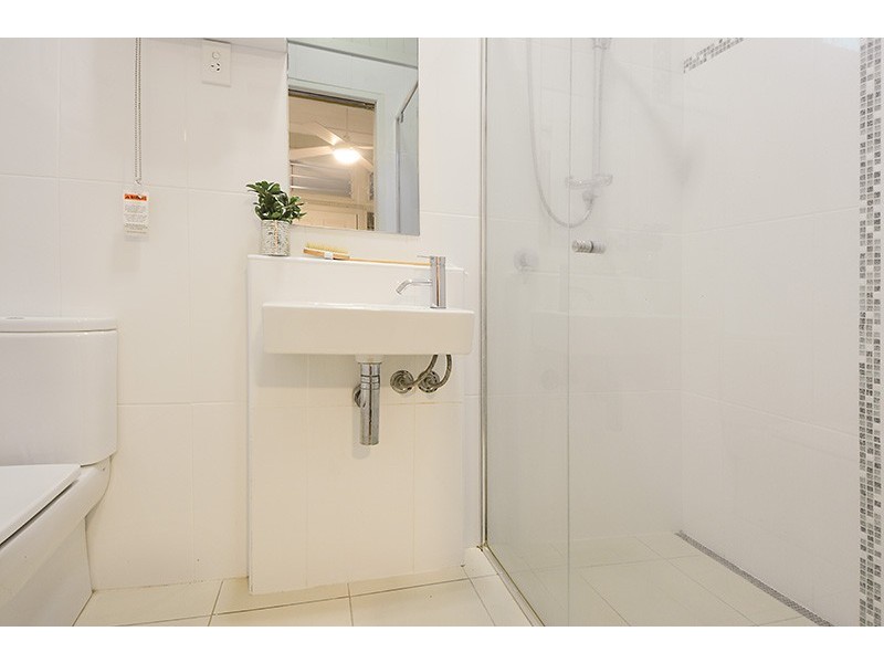 31 Tenth Avenue, Windsor QLD 4030