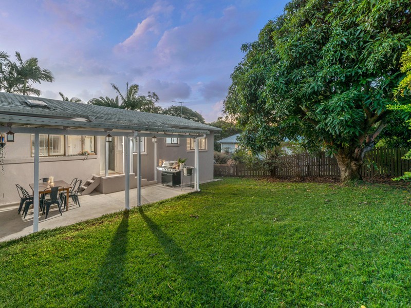 17 Koolewong Street, Stafford Heights QLD 4053