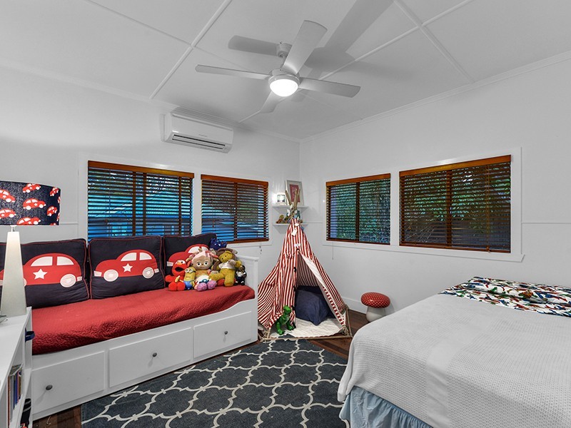 17 Koolewong Street, Stafford Heights QLD 4053