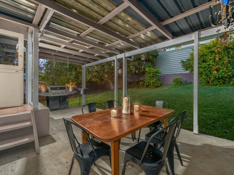 17 Koolewong Street, Stafford Heights QLD 4053