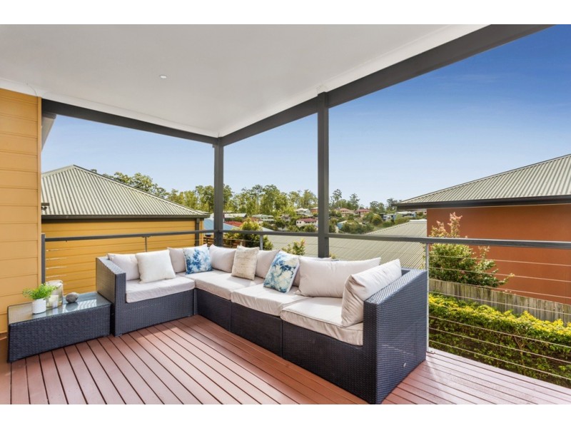 11 Emanual Court, Eatons Hill QLD 4037