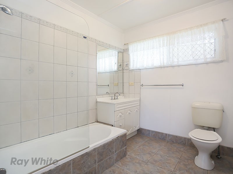 6 Aldren Street, Stafford Heights QLD 4053