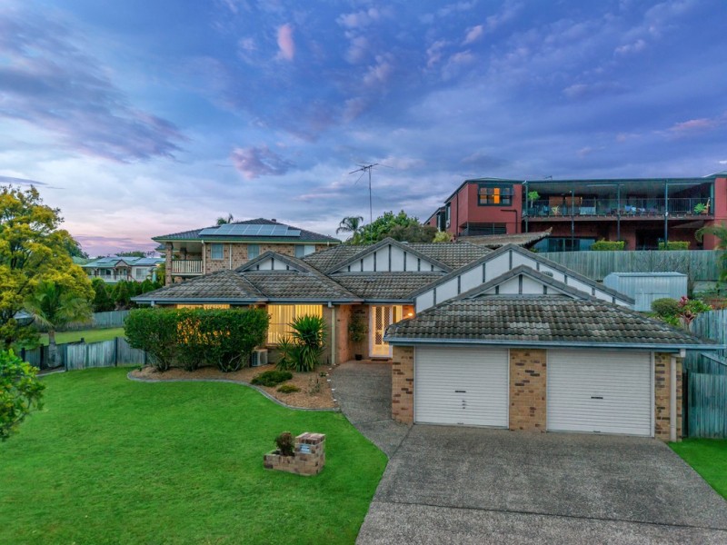 63 Hillenvale Avenue, Arana Hills QLD 4054