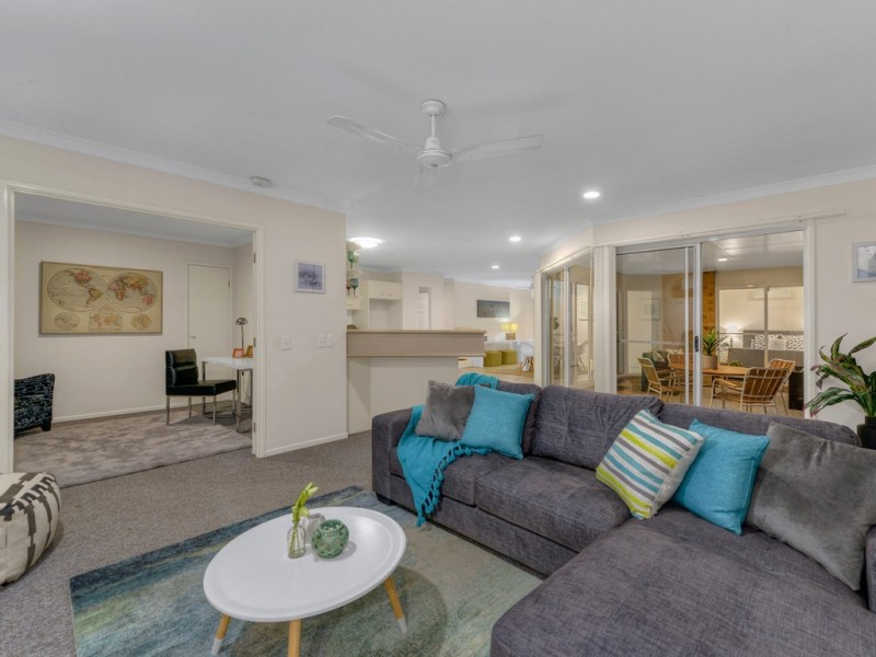 63 Hillenvale Avenue, Arana Hills QLD 4054