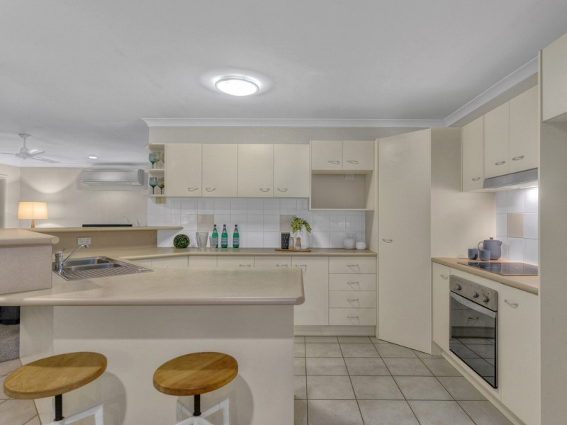 63 Hillenvale Avenue, Arana Hills QLD 4054