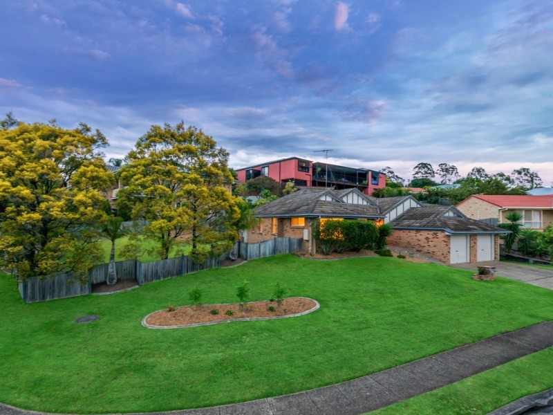 63 Hillenvale Avenue, Arana Hills QLD 4054